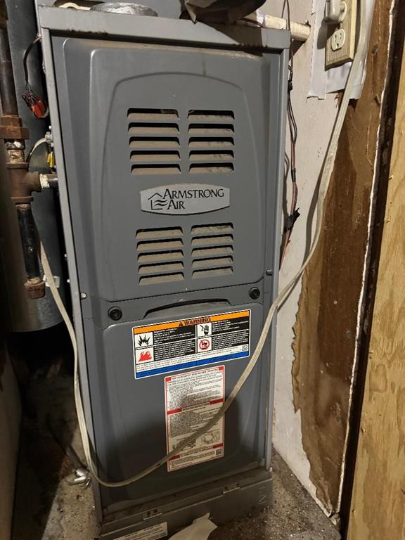 3316 Beechwood Dr, Del City, OK 73115 - utilities featuring heating unit