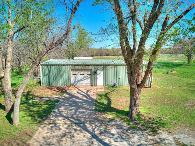 detached garage with driveway