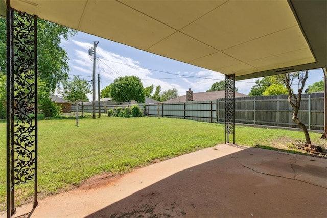 1009 Cherokee Pl, Lindsay, OK 73052 - view of yard featuring a patio area