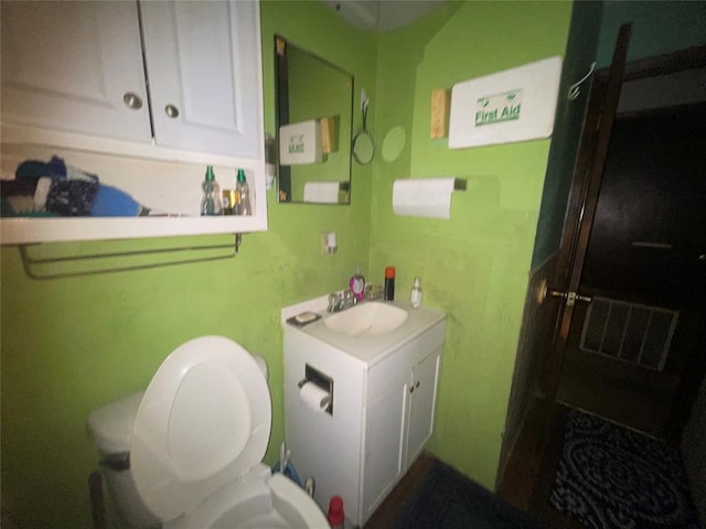 811 N Admire Ave, El Reno, OK 73036 - bathroom with vanity and toilet