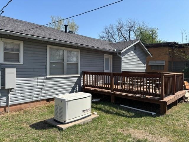 405 W Choctaw St, Lindsay, OK 73052 - deck with a lawn