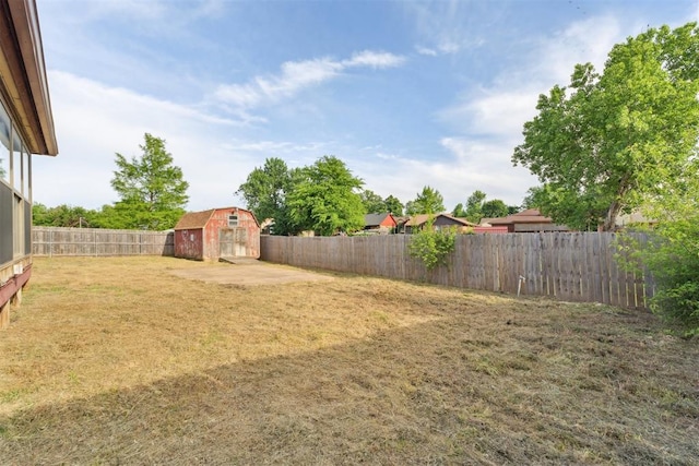 1104 Cedar Hill Pl, Oklahoma City, OK 73110 - view of yard featuring a shed and an outbuilding