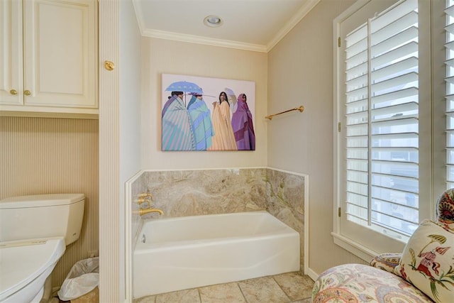 1114 Sherwood Ln Unit B-2, Nichols Hills, OK 73116 - bathroom featuring a bath, toilet, baseboards, and crown molding