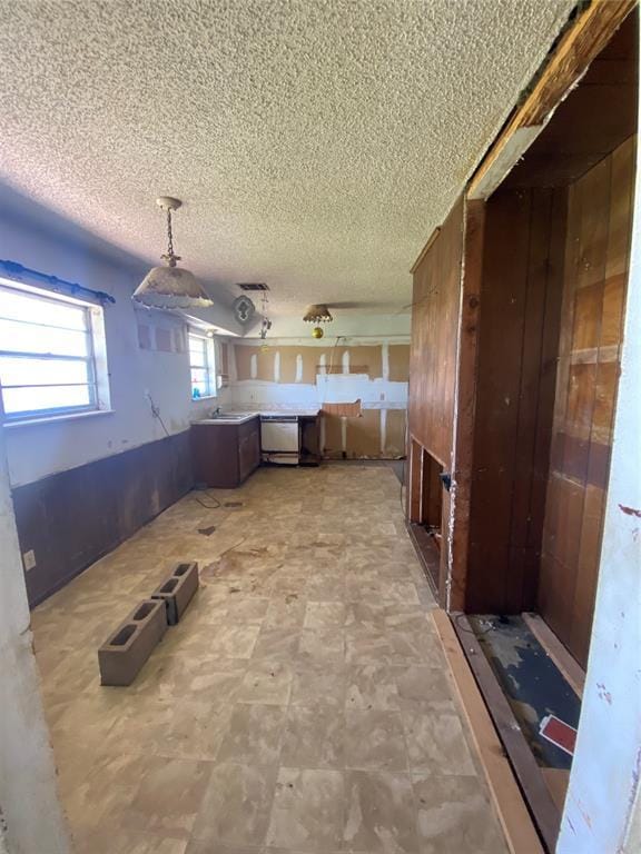 20403 E County Road 1567, Altus, OK 73521 - interior space featuring a textured ceiling and a sink