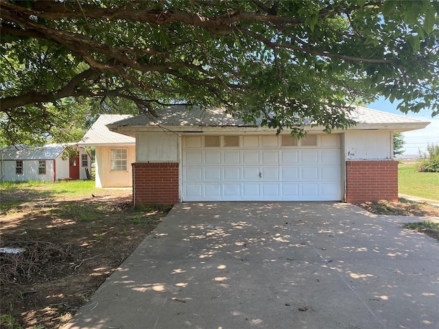20403 E County Road 1567, Altus, OK 73521 - garage with concrete driveway