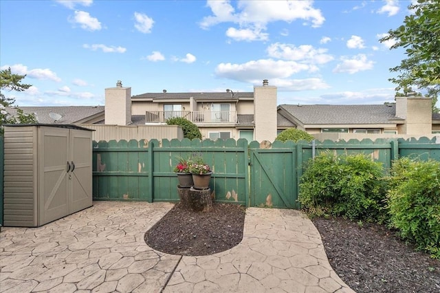 5839 Hefner Village Ct, Oklahoma City, OK 73162 - fenced backyard featuring a gate