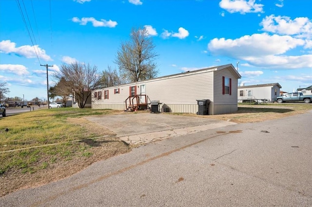 220 N Vernon Ave, Hinton, OK 73047 - view of front of property with driveway
