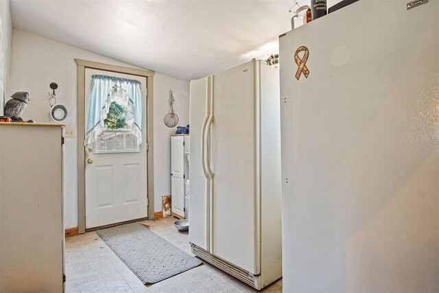 114166 S 4209th Rd, Eufaula, OK 74432 - entrance foyer featuring vaulted ceiling