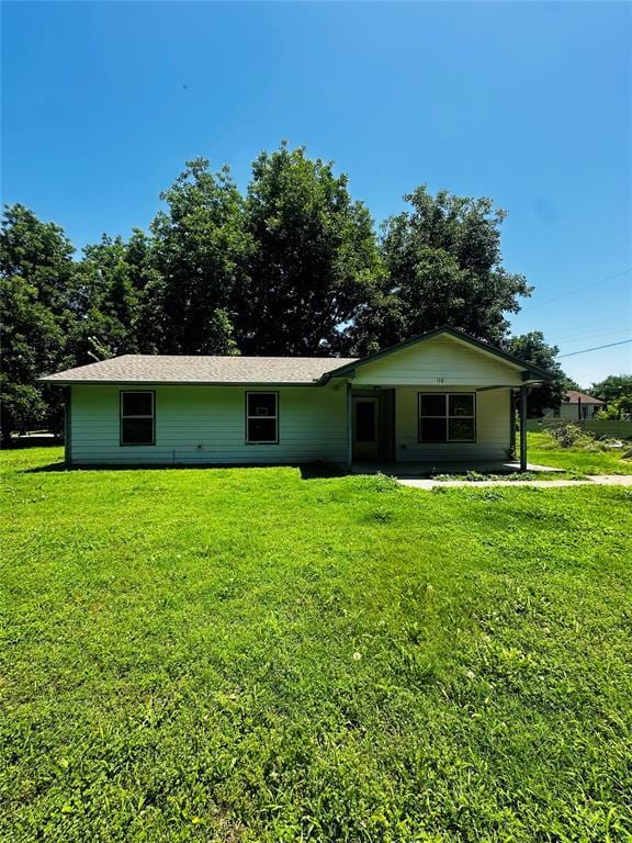 116 N Mahan St, El Reno, OK 73036 - view of front of property with a front lawn