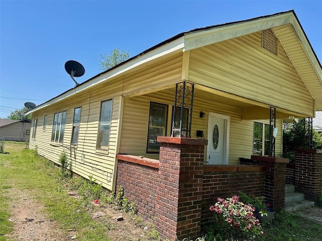 view of front of house with covered porch