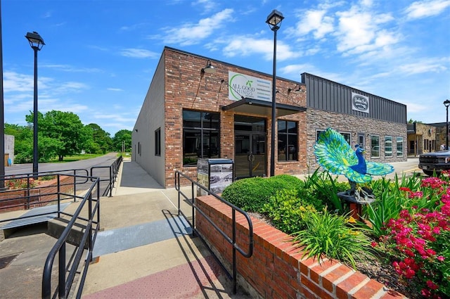 124 N Main St, Broken Bow, OK 74728 - view of building exterior