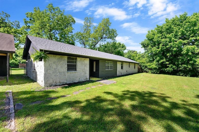 308 E Highland St, Hugo, OK 74743 - view of front of home with stone siding