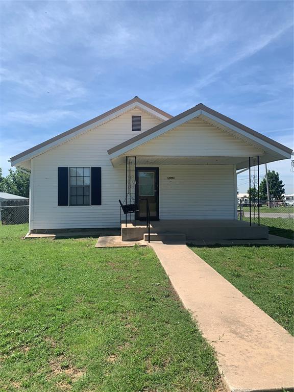 845 N Washington Ave, Mountain View, OK 73062 - view of front of property with a porch