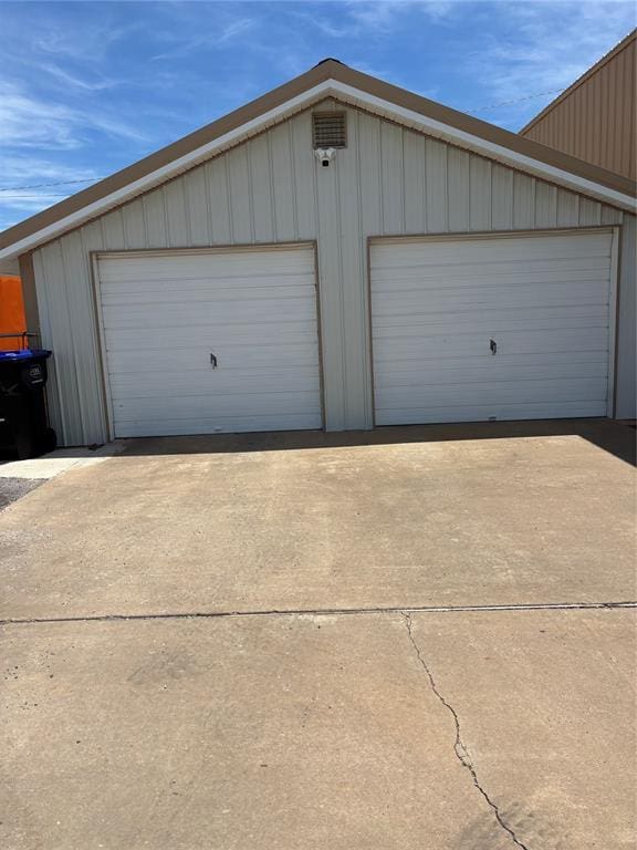 845 N Washington Ave, Mountain View, OK 73062 - view of detached garage