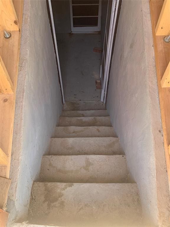 845 N Washington Ave, Mountain View, OK 73062 - view of stairs