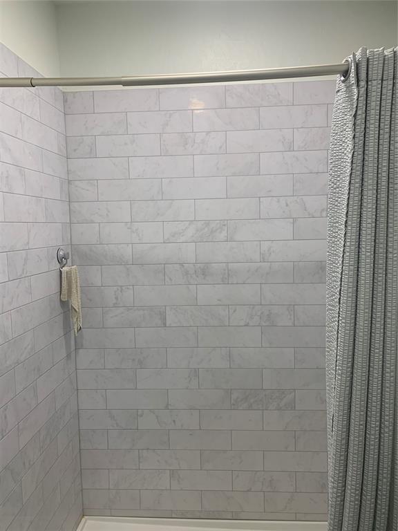 845 N Washington Ave, Mountain View, OK 73062 - bathroom featuring a shower stall