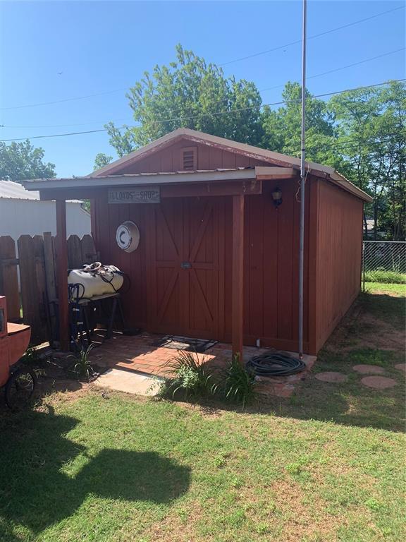 845 N Washington Ave, Mountain View, OK 73062 - view of shed