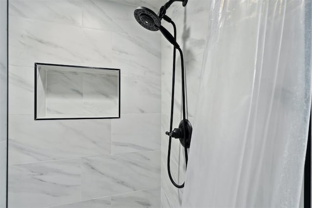 13500 Creekside Dr, Oklahoma City, OK 73131 - bathroom view of a marble finish shower