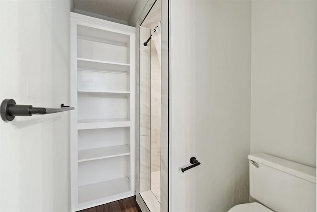 13500 Creekside Dr, Oklahoma City, OK 73131 - full bath featuring toilet and wood finished floors