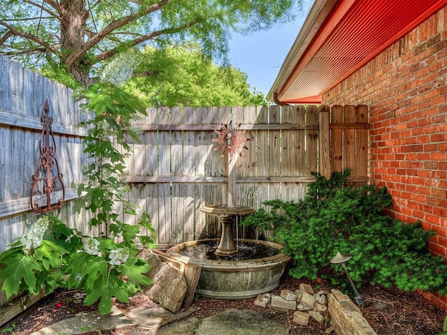1738 Westchester Dr, Oklahoma City, OK 73120 - view of yard featuring fence