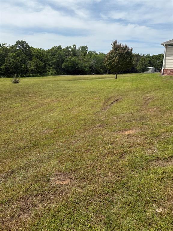 106 Sundown Ct, Mcloud, OK 74851 - view of green lawn