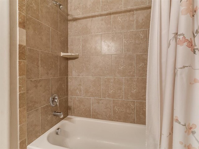 2536 Canyon Creek Dr, Yukon, OK 73099 - full bath featuring shower / tub combo with curtain