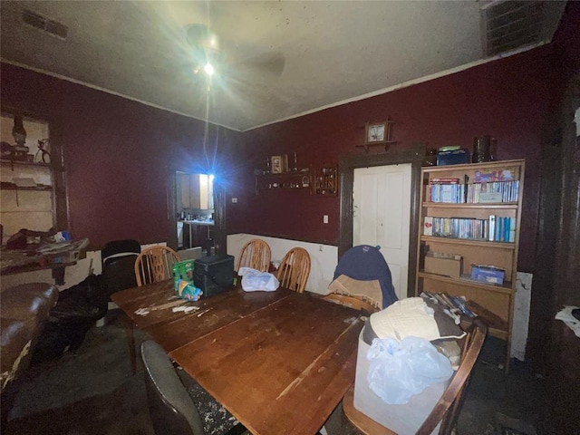 422 E Ash St, Lexington, OK 73051 - dining area with vaulted ceiling and ornamental molding