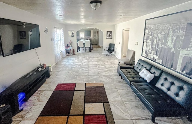 209 SW 40th St, Oklahoma City, OK 73109 - living room featuring arched walkways