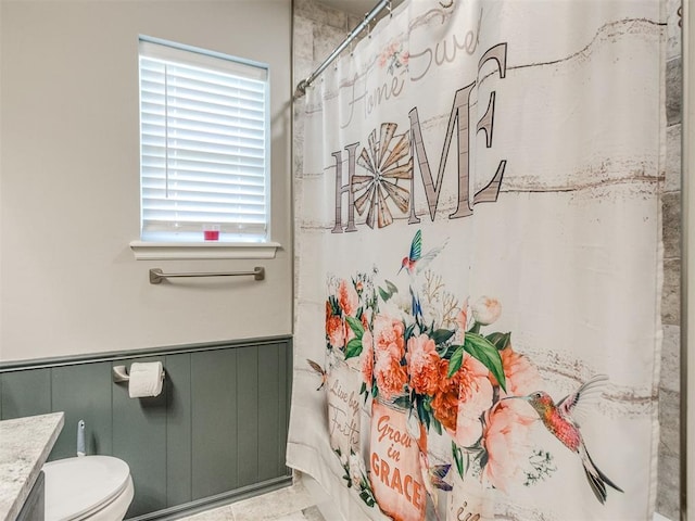 764 S Sara Rd, Tuttle, OK 73089 - full bathroom featuring toilet, a wainscoted wall, a shower with curtain, and vanity