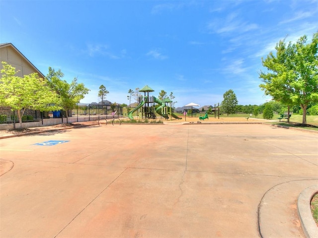 222 Alamosa Rd, Norman, OK 73069 - view of patio / terrace featuring fence