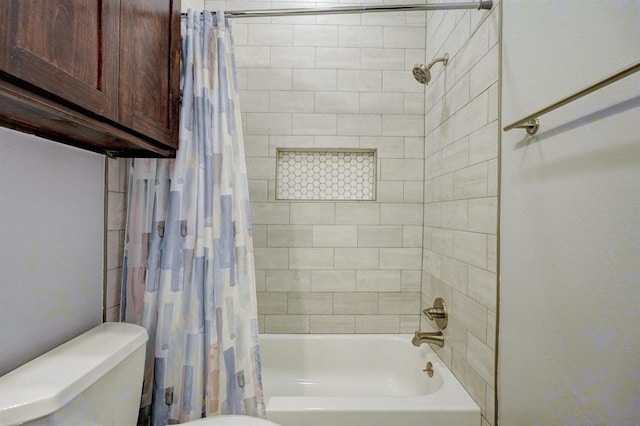 924 Regal Rd, Yukon, OK 73099 - full bath with shower / tub combo with curtain and toilet