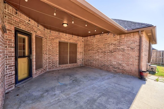 924 Regal Rd, Yukon, OK 73099 - view of patio / terrace