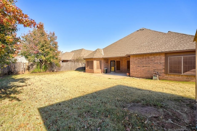 924 Regal Rd, Yukon, OK 73099 - view of yard featuring a patio