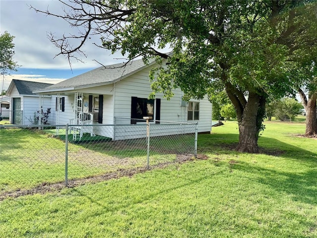 321 E Ninth St, Leedey, OK 73654 - view of side of home