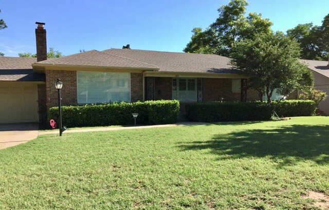 1811 S Guilford Ln, Nichols Hills, OK 73120 - photo 1