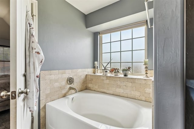 12116 NW 137th St, Piedmont, OK 73078 - full bathroom featuring a bath