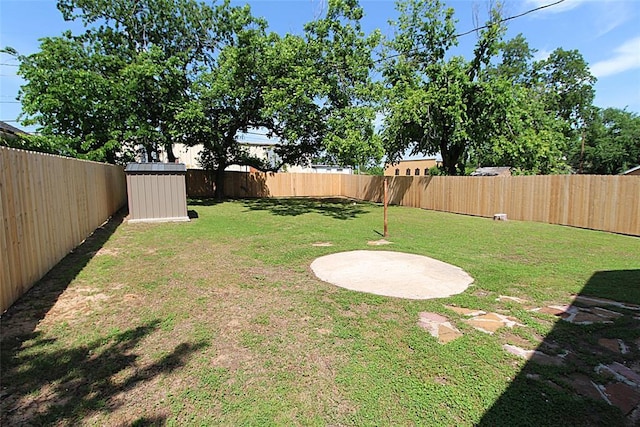 1016 N Louisa Ave, Shawnee, OK 74801 - view of yard featuring a storage shed and an outdoor structure