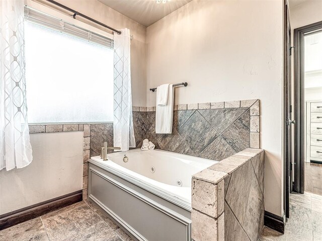 3716 Doningham Dr, Edmond, OK 73034 - full bathroom featuring a whirlpool tub