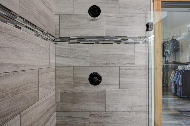 16371 Sandstone Cir, Choctaw, OK 73020 - bathroom with a tile shower