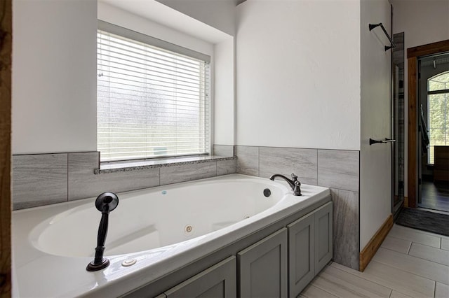 16371 Sandstone Cir, Choctaw, OK 73020 - full bath featuring a tub with jets