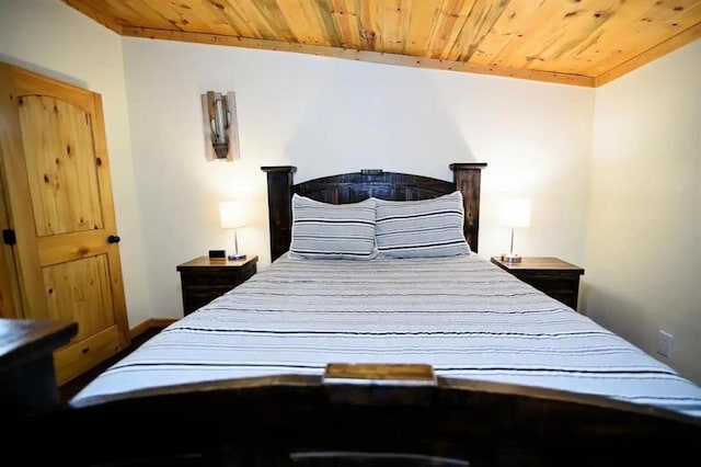 78 Lionfish Rd, Broken Bow, OK 74728 - bedroom with wood ceiling