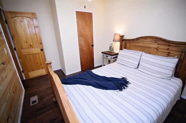 78 Lionfish Rd, Broken Bow, OK 74728 - bedroom with wood finished floors and baseboards