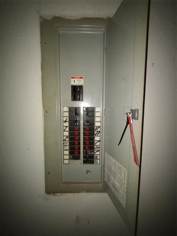 11209 Cimarron Dr, Oklahoma City, OK 73162 - utilities with electric panel