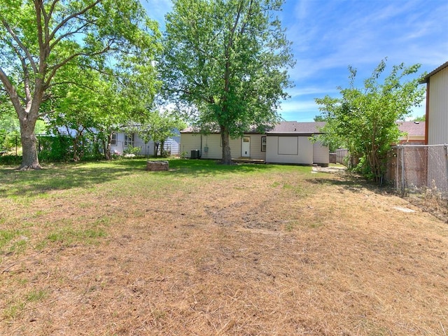 213 E Haddock St, Norman, OK 73069 - view of yard