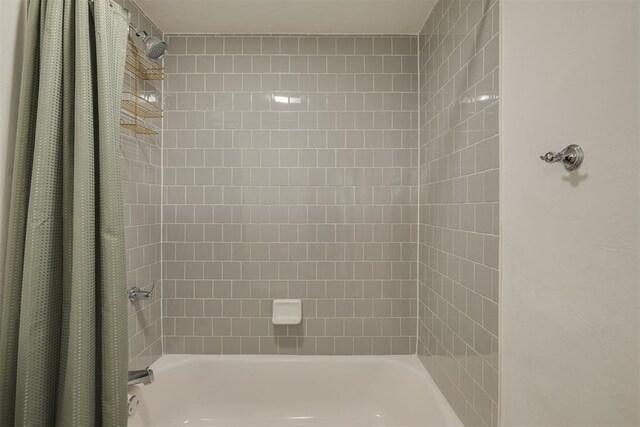 11412 Leaning Elm Rd, Oklahoma City, OK 73120 - full bathroom featuring shower / bath combination with curtain