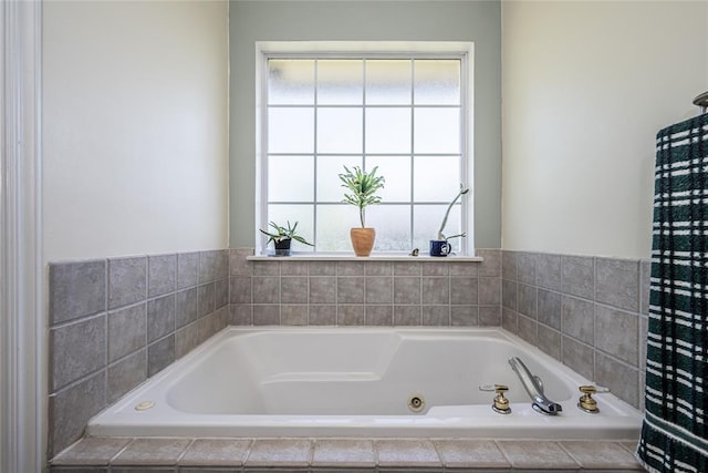 3001 NE 129th St, Edmond, OK 73013 - bathroom featuring a tub with jets