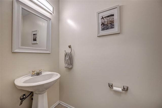 3001 NE 129th St, Edmond, OK 73013 - bathroom with baseboards