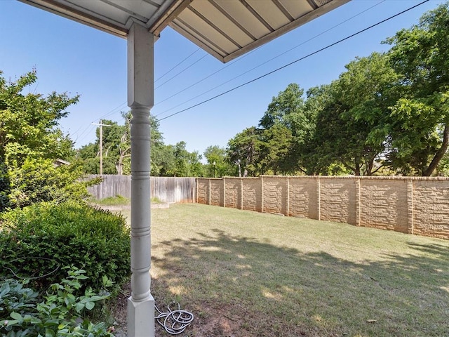 2113 Castle Rock, Edmond, OK 73003 - view of yard
