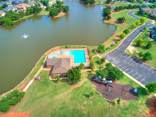7612 NW 134th St, Oklahoma City, OK 73142 - aerial view of property and surrounding area with a pool and a large body of water