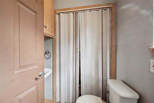 3234 N Hiwassee Rd, Choctaw, OK 73020 - bathroom with toilet